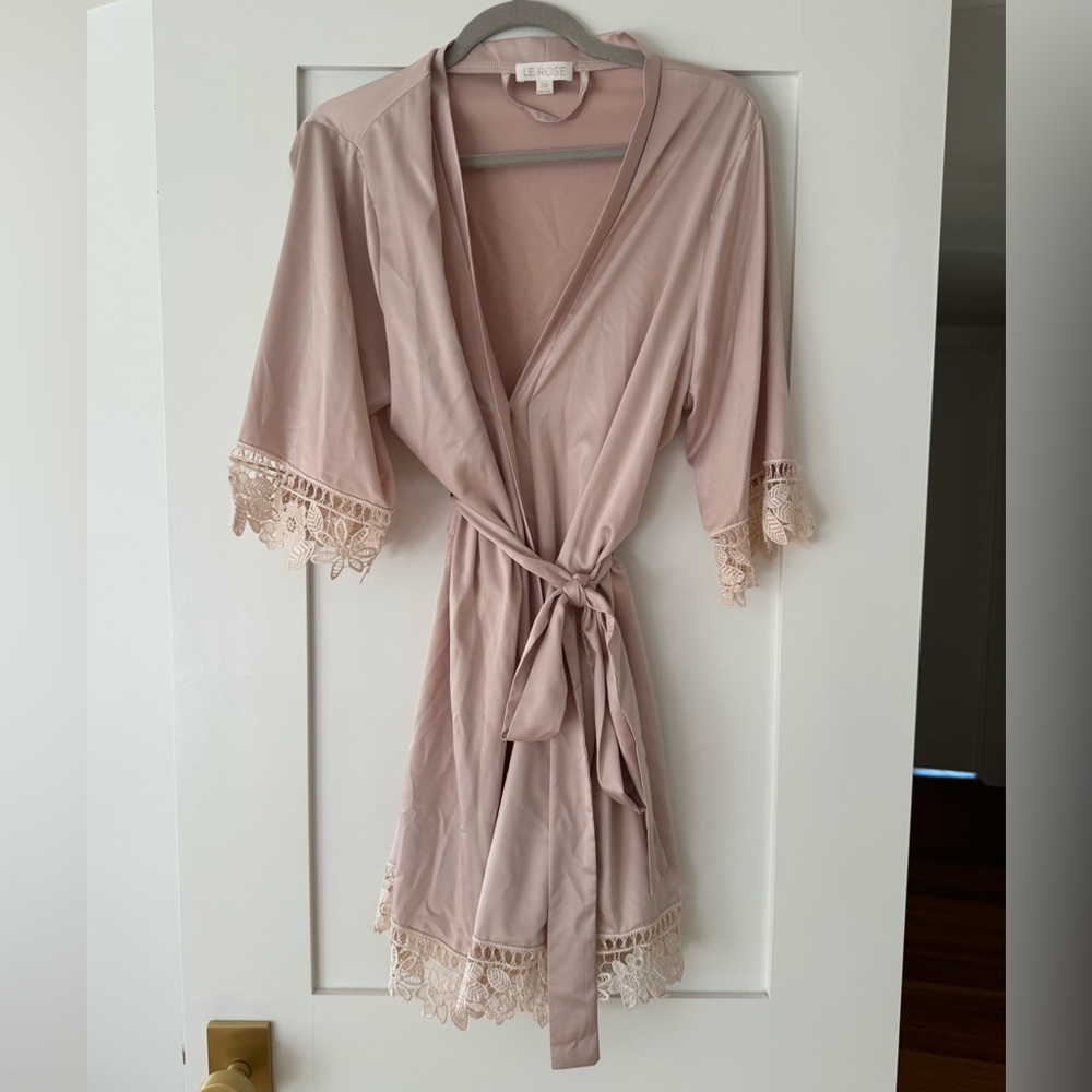 Le Rose Bridal Robe - Picture 2 of 5